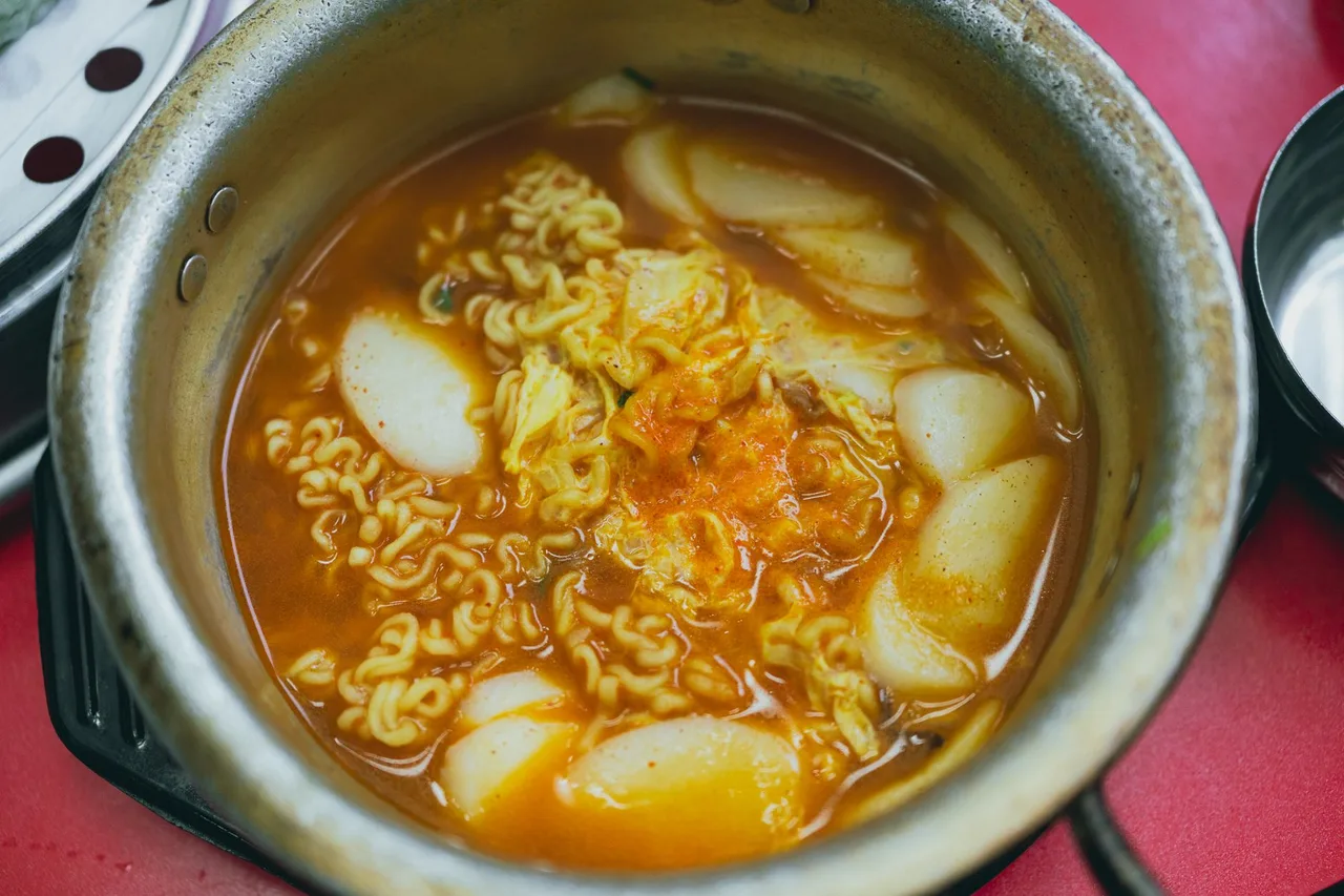 Tteokbokki, a spicy street-food classic