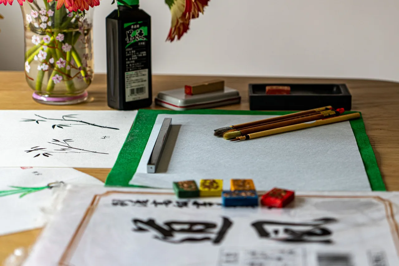 Writing Hangeul with an ink brush