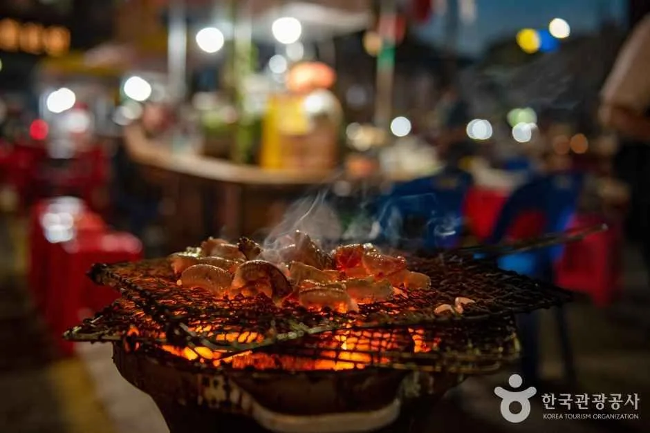 Understanding pojangmacha culture