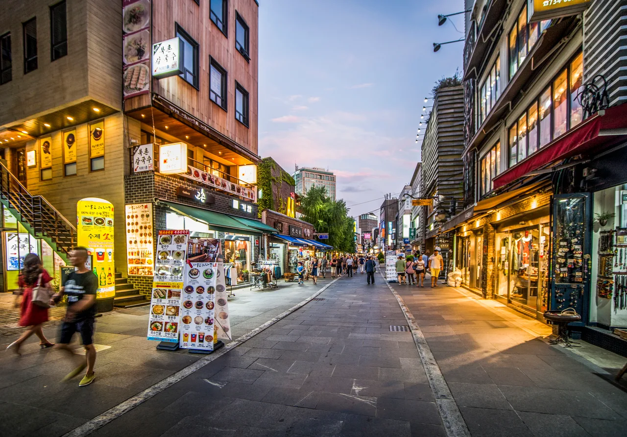 Where to try Korean crafts: pottery, calligraphy and hanji