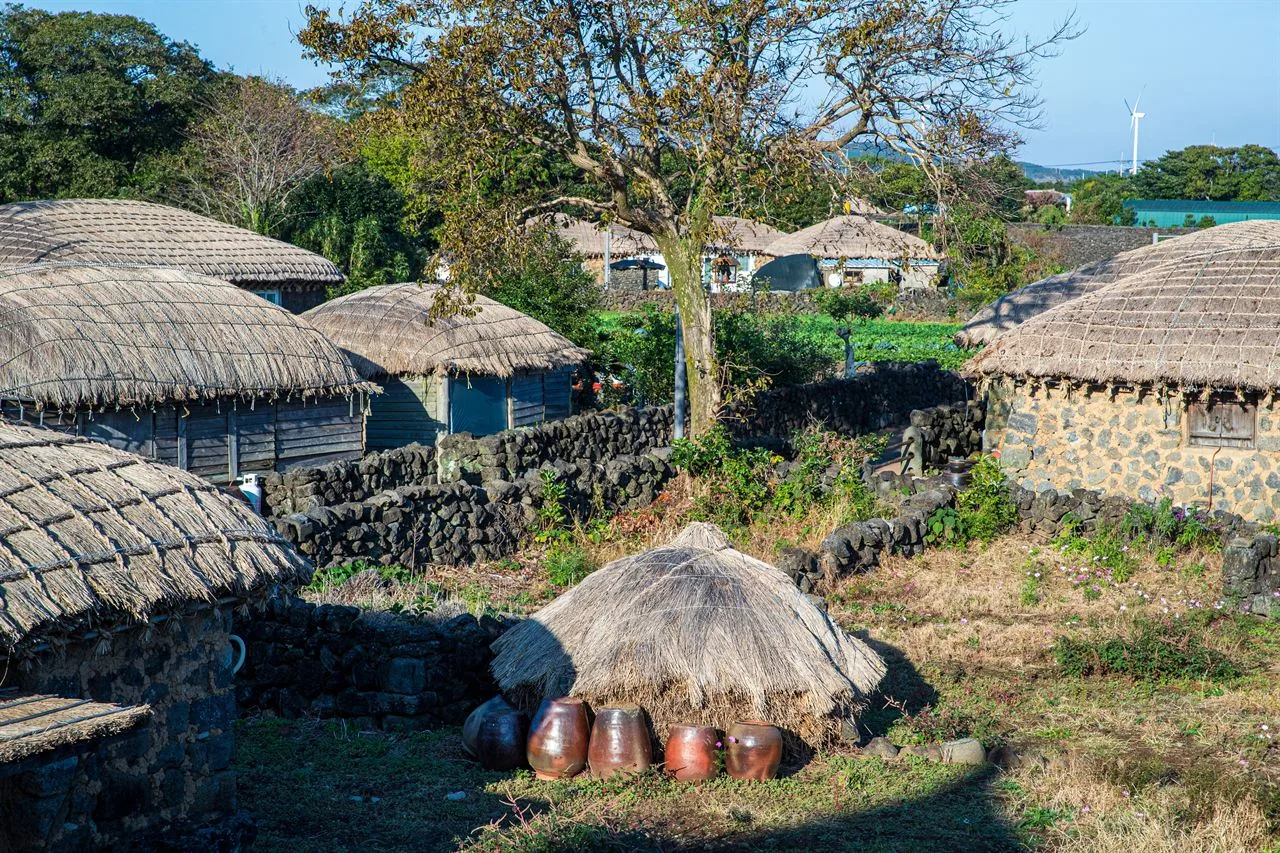Seongeup Folk Village: Jeju's Cultural Gem